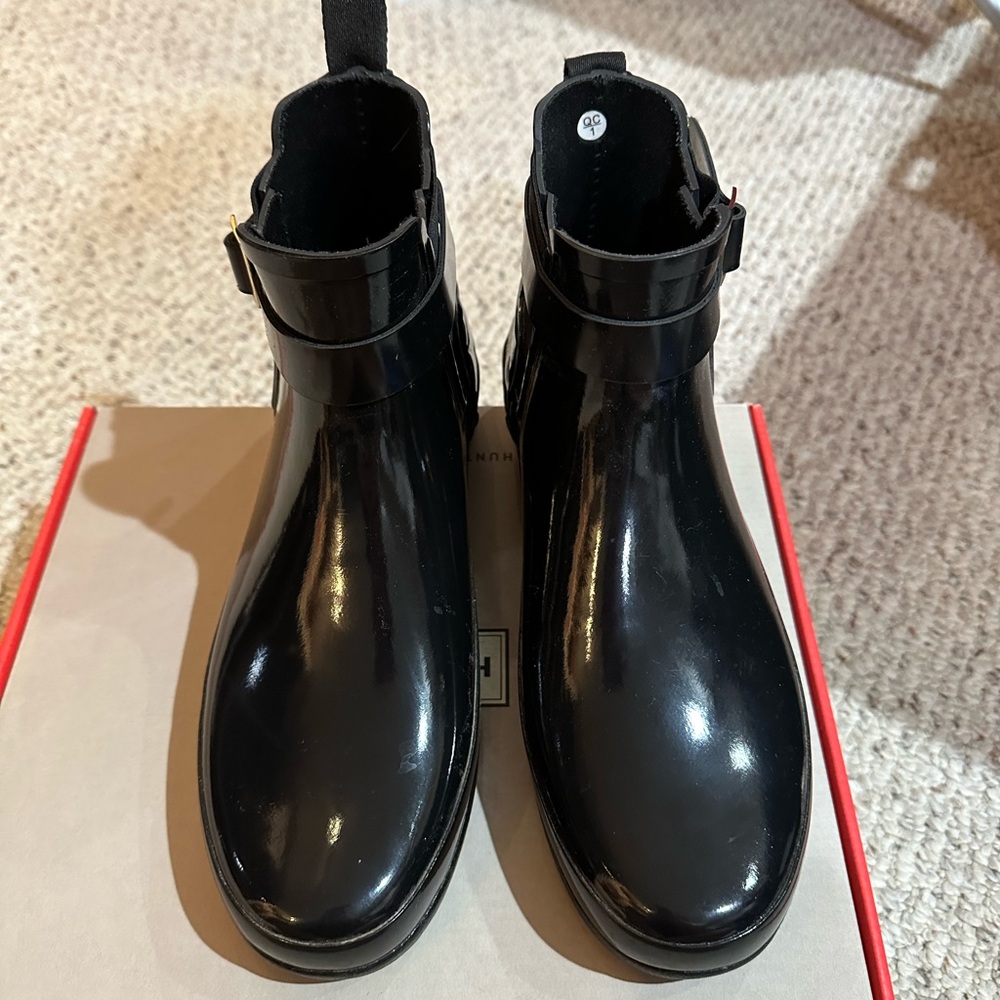 Hunter Black Refined Gloss Quilt Chelsea Rain Boots Gold Buckle NWT Size 8 - Picture 4 of 10